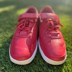 Clae Mens size 11 Red leather low top dress sneaker